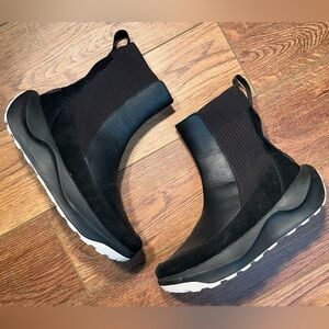 The North Face Women's Size 10.5 Halseigh Knit Boots in Black Slip-On Chelsea